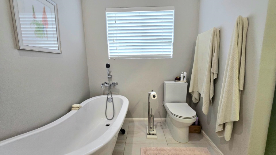 4 Bedroom Property for Sale in Kleinbaai Western Cape